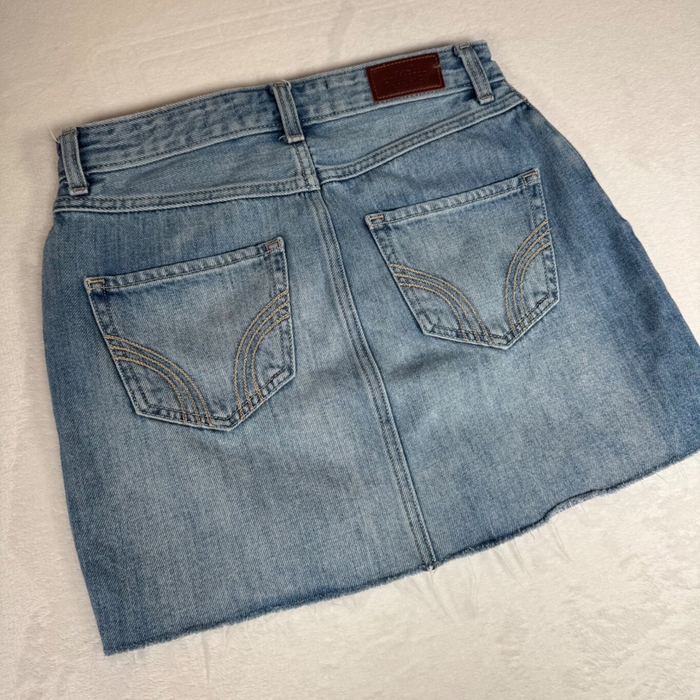 Hollister High Rise Denim Skirt‎ Women's Size 1 Frayed Hem Light Wash